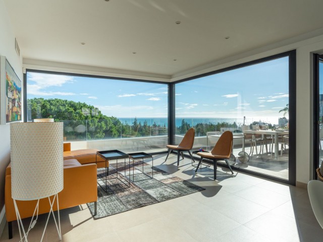 Villa con 6 Dormitorios  en La Cala de Mijas