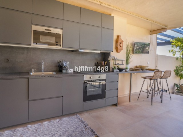 2 Bedrooms Apartment in Nueva Andalucía