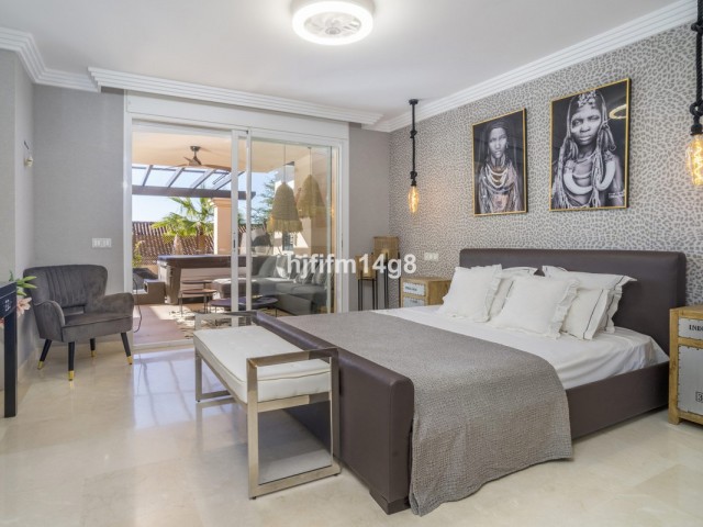 2 Bedrooms Apartment in Nueva Andalucía