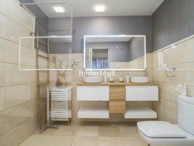 2 Bedrooms Apartment in Nueva Andalucía