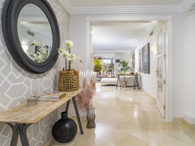 2 Bedrooms Apartment in Nueva Andalucía