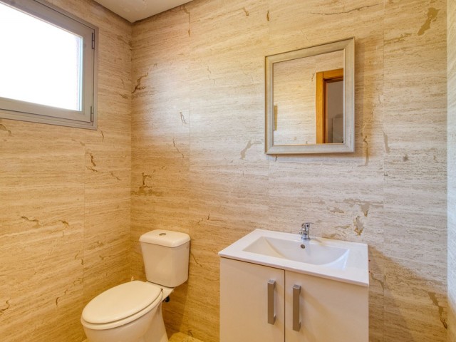 Maison mitoyenne avec 3 Chambres  à Manilva