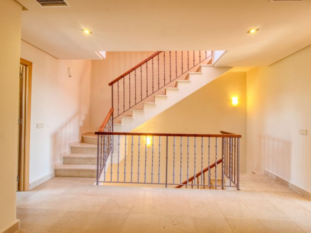 Maison mitoyenne avec 3 Chambres  à Manilva