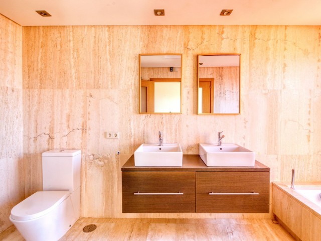 Maison mitoyenne avec 3 Chambres  à Manilva