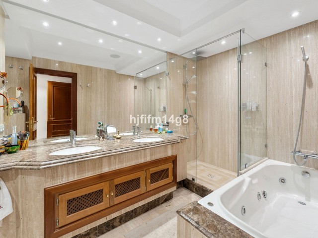 Penthouse in Estepona