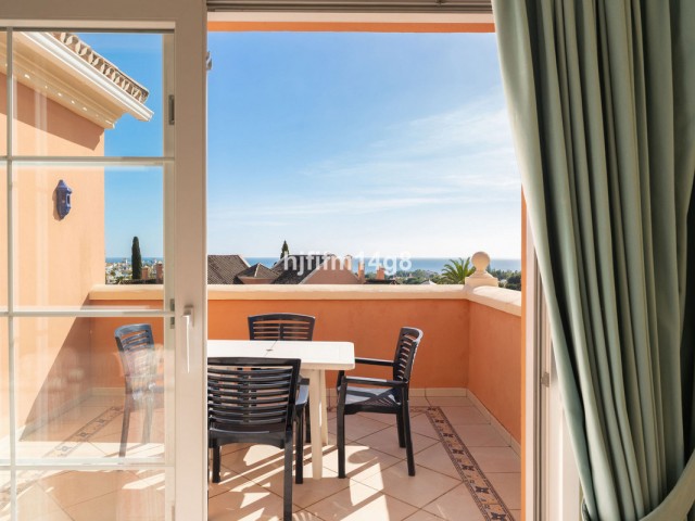 3 Bedrooms Apartment in Nueva Andalucía