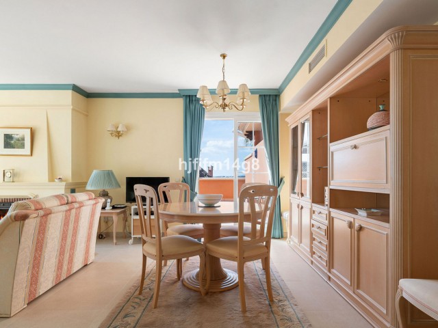 3 Bedrooms Apartment in Nueva Andalucía