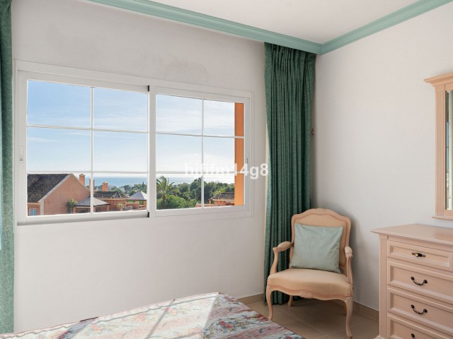 3 Bedrooms Apartment in Nueva Andalucía