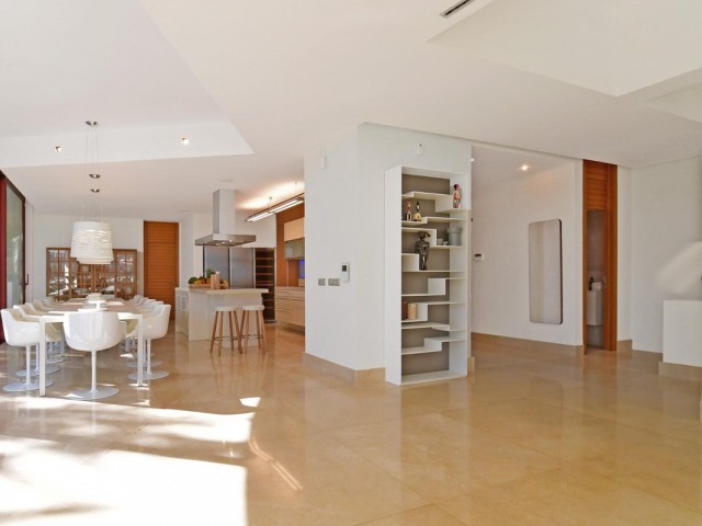 7 Bedrooms Villa in Nueva Andalucía