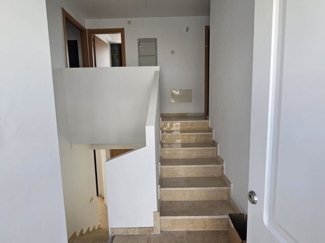 Adosado con 3 Dormitorios  en Doña Julia