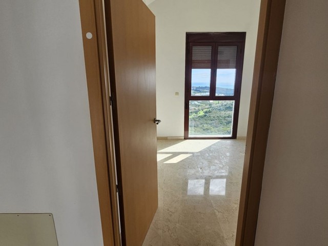 Adosado con 3 Dormitorios  en Doña Julia