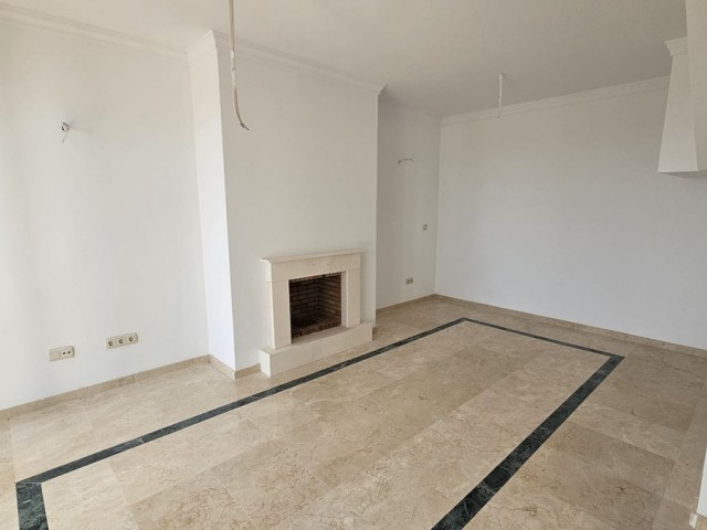 Adosado con 3 Dormitorios  en Doña Julia