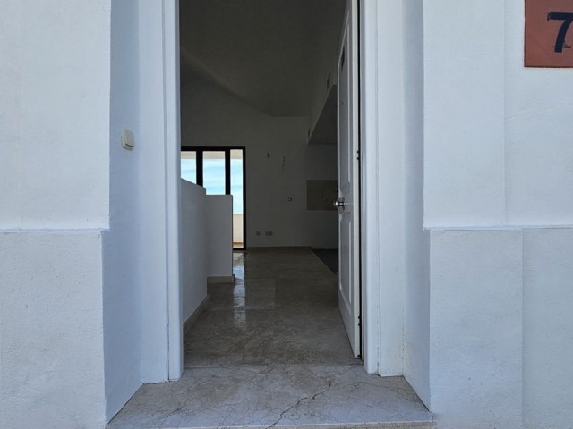 Adosado con 3 Dormitorios  en Doña Julia