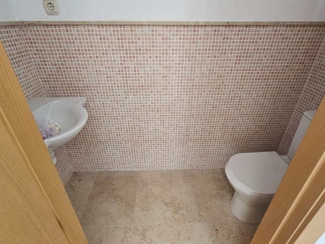 Adosado con 3 Dormitorios  en Doña Julia