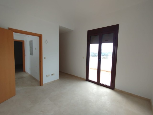 Adosado con 3 Dormitorios  en Doña Julia