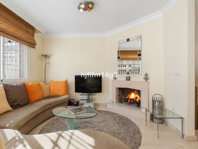 3 Bedrooms Townhouse in Nueva Andalucía