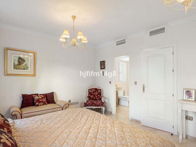 3 Bedrooms Townhouse in Nueva Andalucía