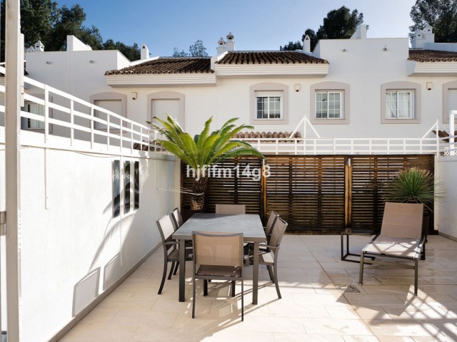 3 Bedrooms Townhouse in Nueva Andalucía