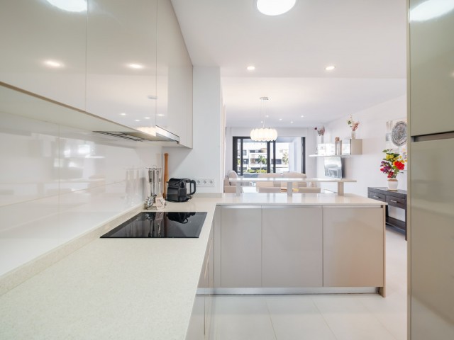 2 Bedrooms Apartment in Estepona