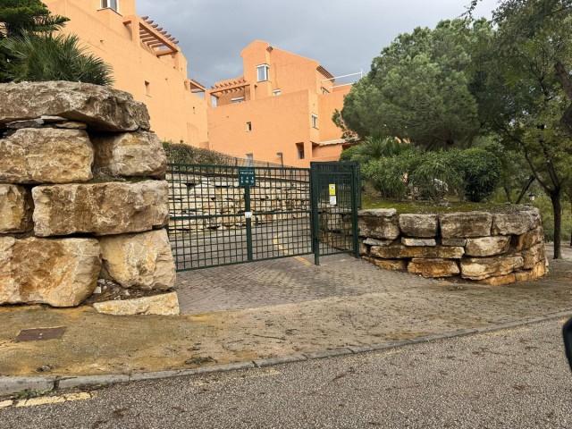 2 Bedrooms Apartment in Elviria