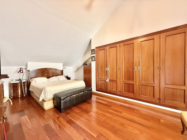 4 Bedrooms Villa in Estepona