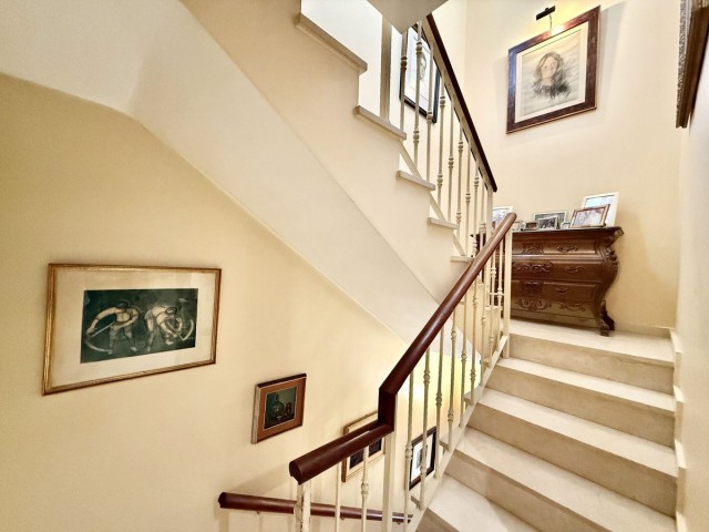 4 Bedrooms Villa in Estepona