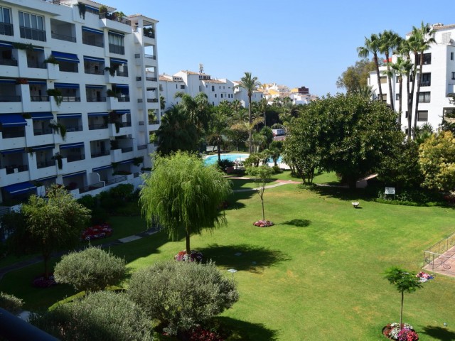 2 Bedrooms Apartment in Puerto Banús