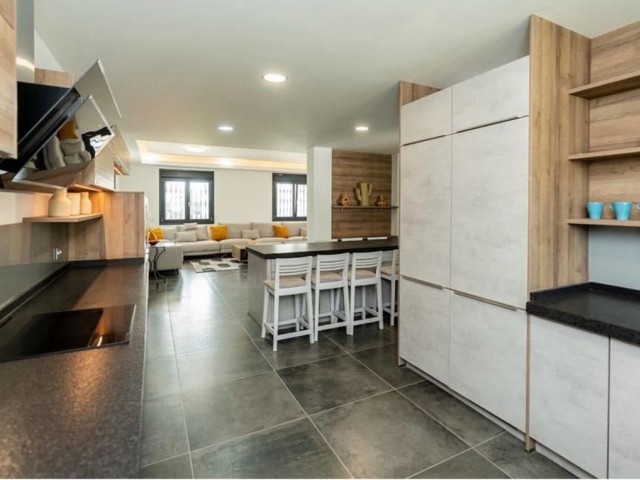 6 Bedrooms Villa in Nueva Andalucía