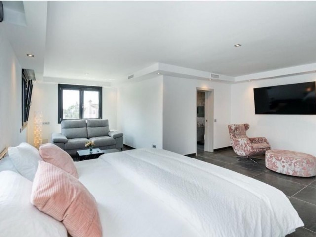 6 Bedrooms Villa in Nueva Andalucía