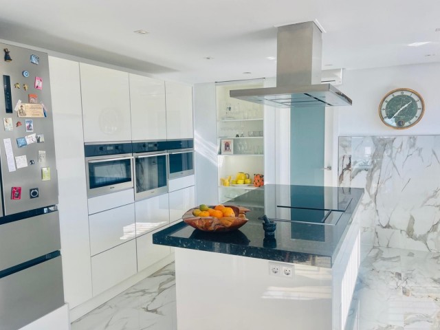 4 Makuuhuoneen Huvila Valtocado