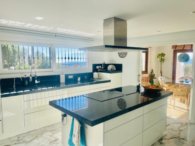 4 Makuuhuoneen Huvila Valtocado