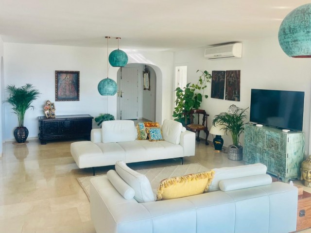 4 Makuuhuoneen Huvila Valtocado