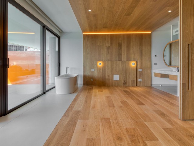 2 Bedrooms Apartment in Fuengirola