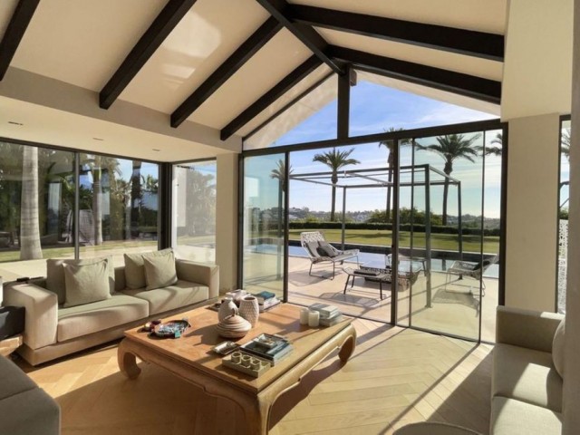 5 Bedrooms Villa in Benahavís