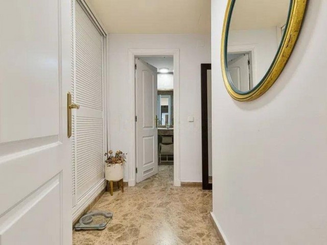 Apartamento con 3 Dormitorios  en San Pedro de Alcántara