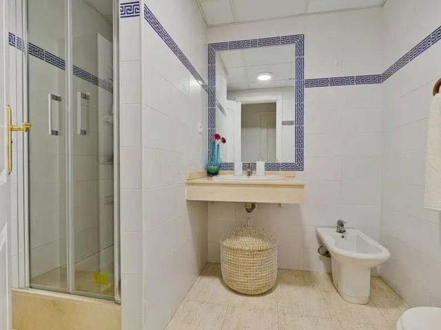 Apartamento con 3 Dormitorios  en San Pedro de Alcántara