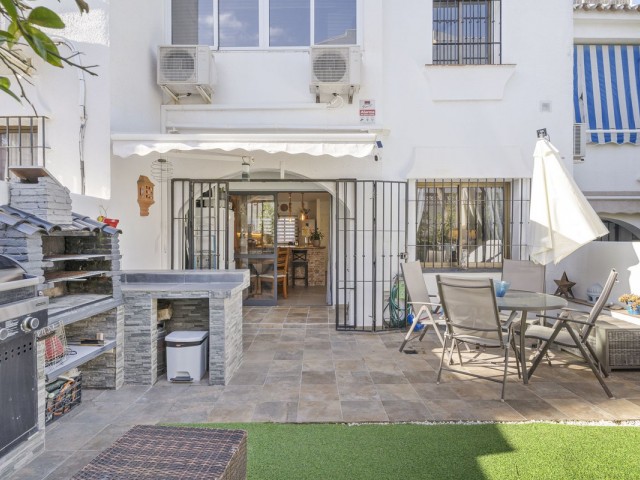 3 Schlafzimmer Reihenhaus in Cerros del Aguila