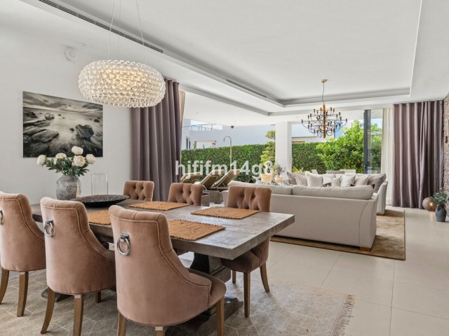 Villa avec 5 Chambres  à San Pedro de Alcántara