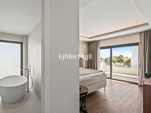 Villa avec 5 Chambres  à San Pedro de Alcántara
