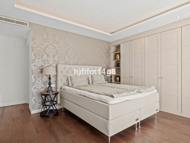 Villa avec 5 Chambres  à San Pedro de Alcántara