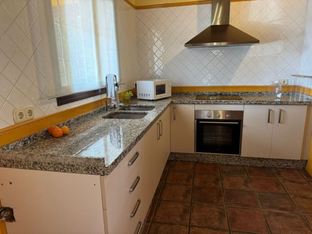 2 Bedrooms Villa in Estepona