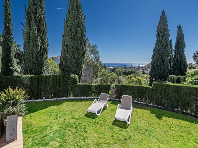 Adosado con 4 Dormitorios  en Benalmadena