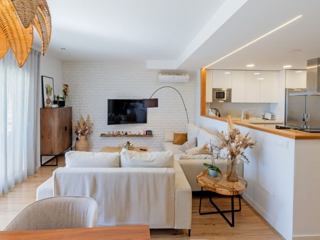 Adosado con 4 Dormitorios  en Benalmadena