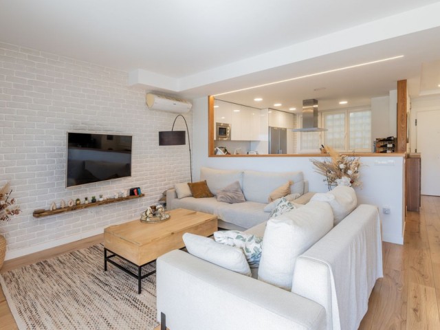 Adosado con 4 Dormitorios  en Benalmadena