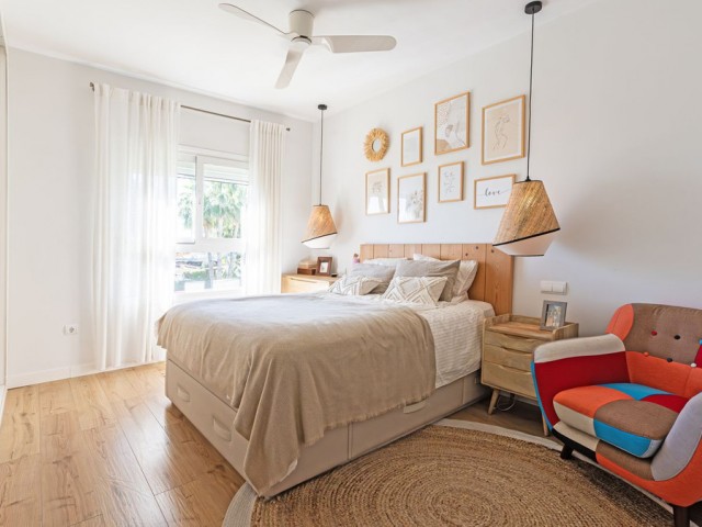 Adosado con 4 Dormitorios  en Benalmadena