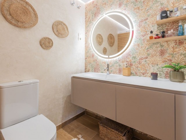 Adosado con 4 Dormitorios  en Benalmadena