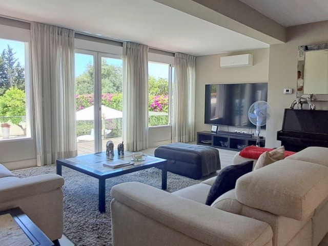 6 Bedrooms Villa in Marbella