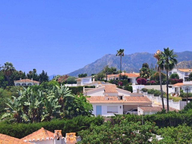 6 Bedrooms Villa in Marbella