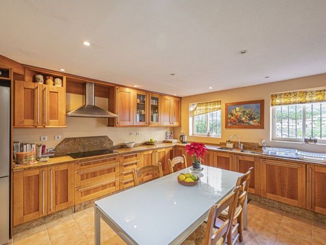 4 Bedrooms Townhouse in The Golden Mile