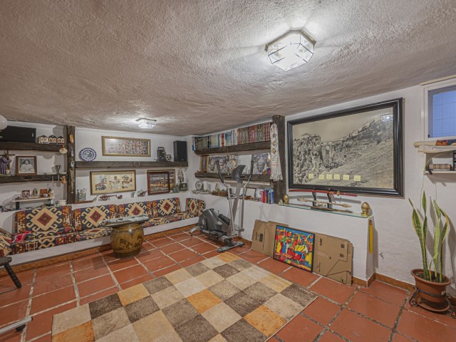 4 Bedrooms Townhouse in The Golden Mile